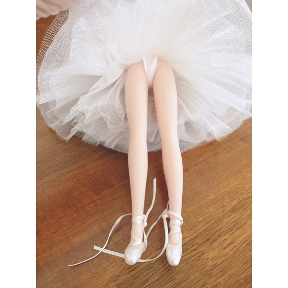 Barbie as the Swan Queen in Swan Lake Mattel 1997 - Picture 7 of 11